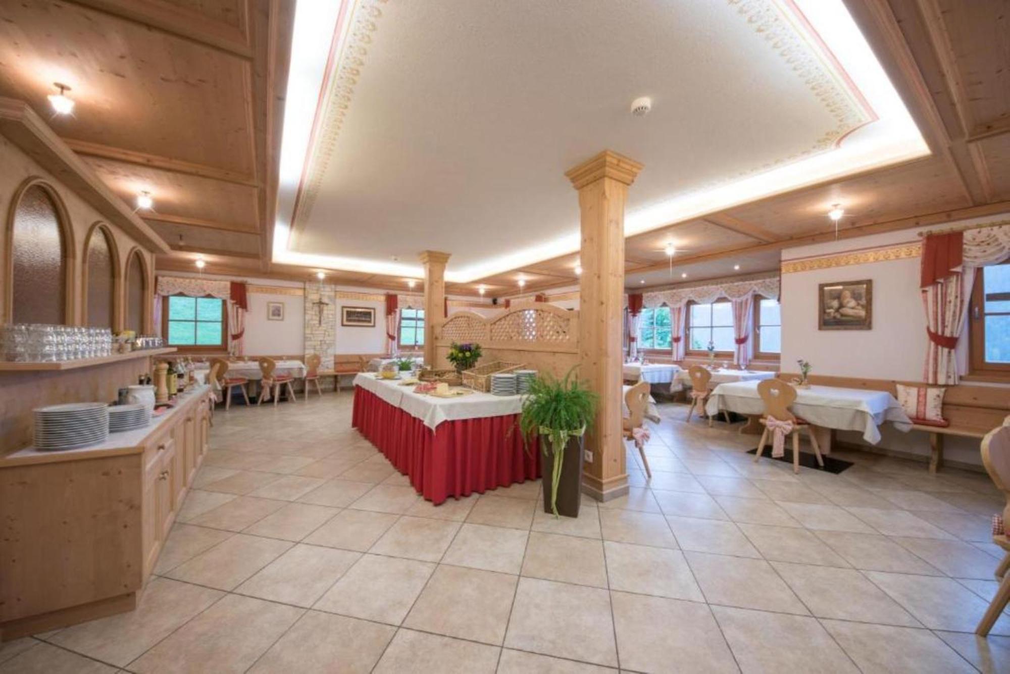 Hotel Pension Odles San Martino in Badia Exterior foto