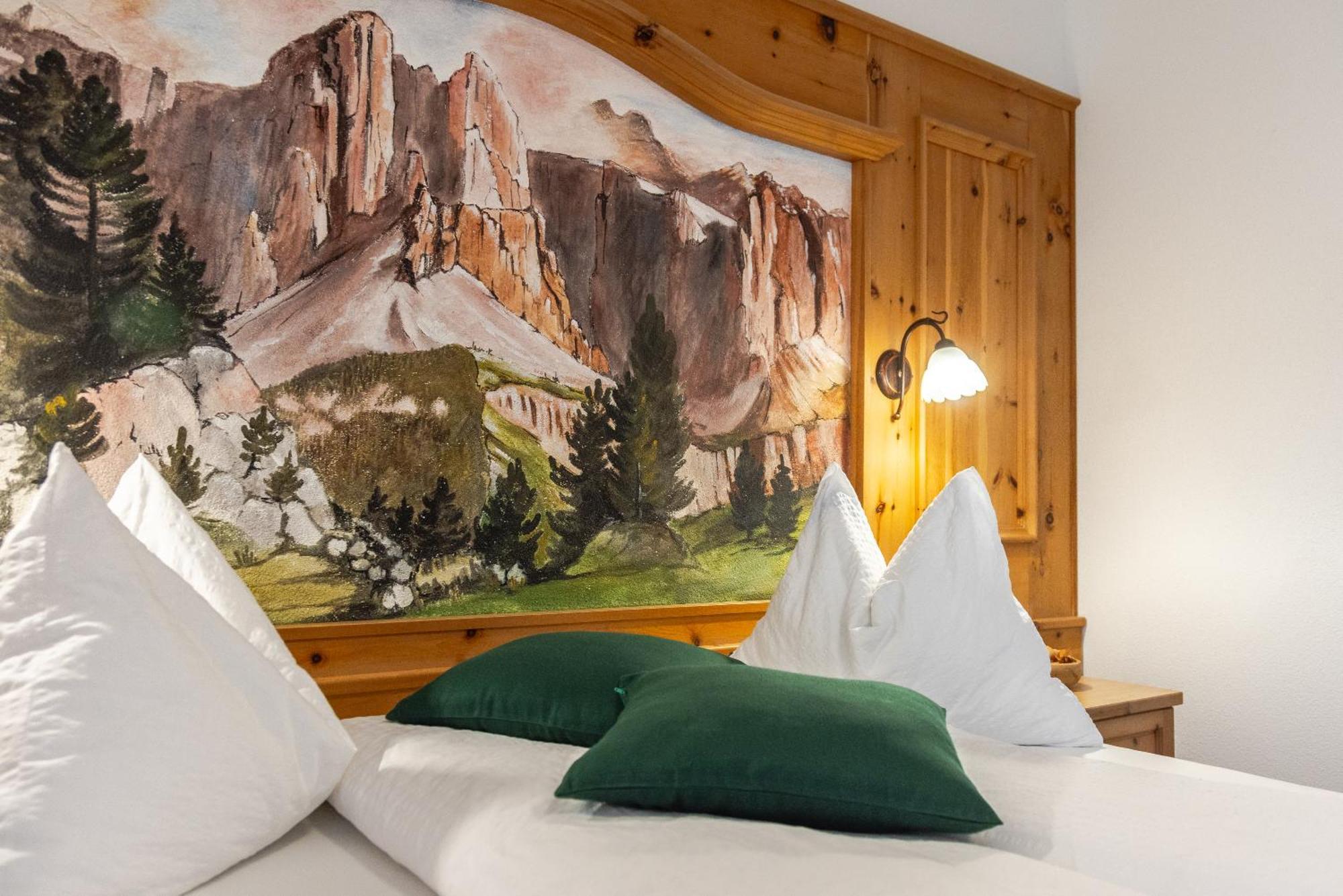 Hotel Pension Odles San Martino in Badia Exterior foto