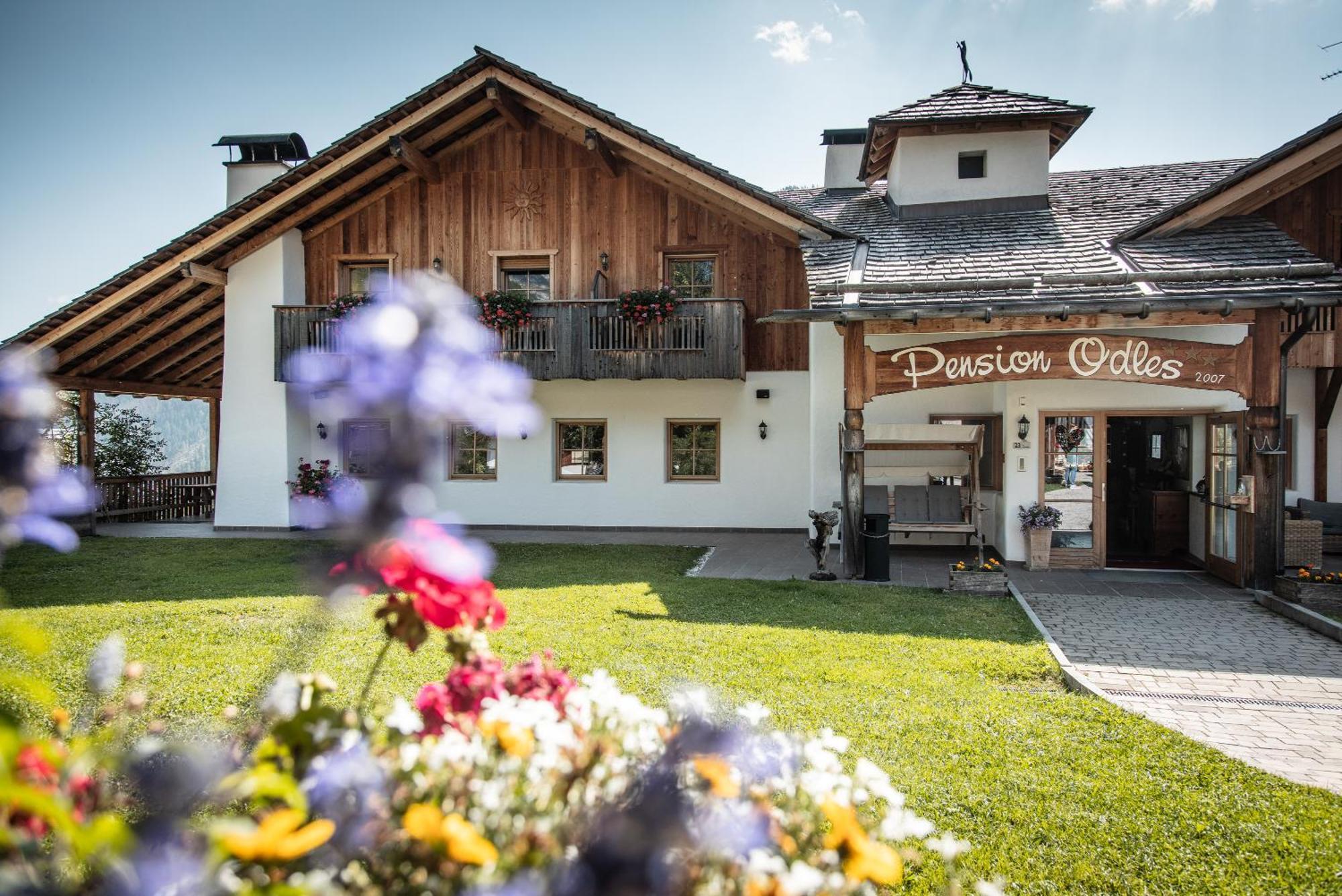 Hotel Pension Odles San Martino in Badia Exterior foto