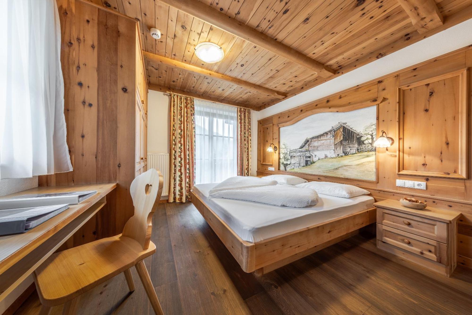 Hotel Pension Odles San Martino in Badia Exterior foto